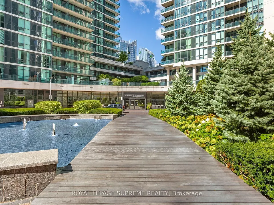 18 Harbour St #1709