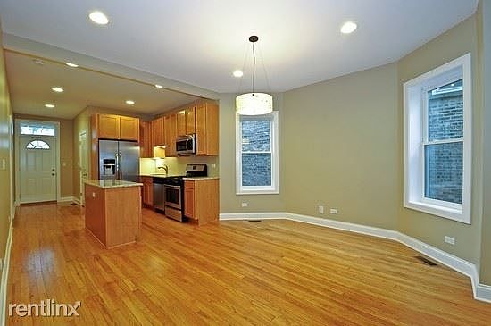5th image of 3328 W Belle Plaine Ave
