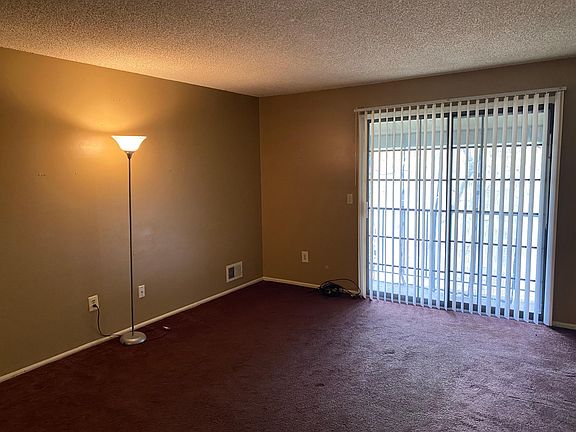 3rd image of 112 Sussex Pl #112