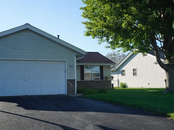 134 Safe Landing Dr, Machesney Park, IL 61115