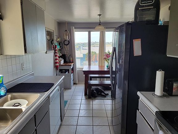3rd image of 120 SE Jay Ave