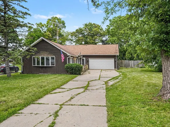 26330 W Grapevine Ave, Antioch, IL 60002