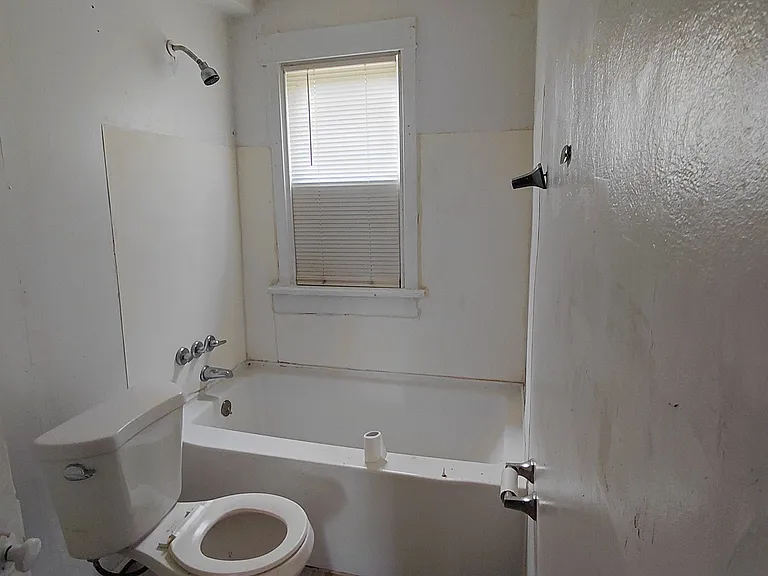 225 W Gracelawn Ave — Photo 6