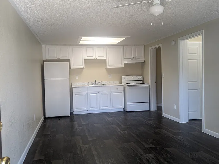 Sunrise Apartments — Photo 16