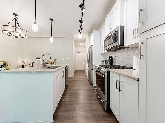 3rd image of 11077 Ravine Rd #402