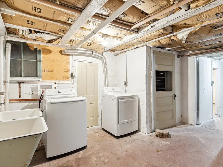 1023 N Weber St — Photo 24