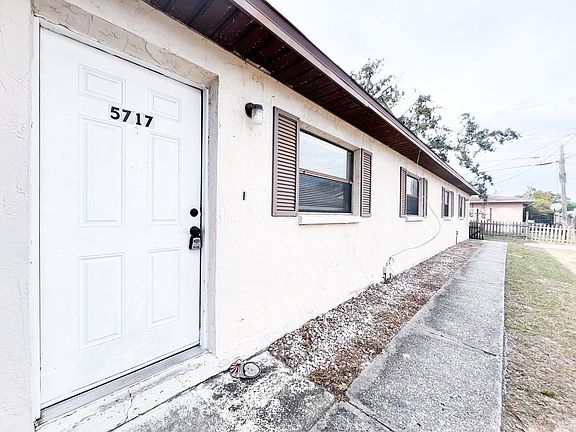 3rd image of 5717 Silver Spur Dr