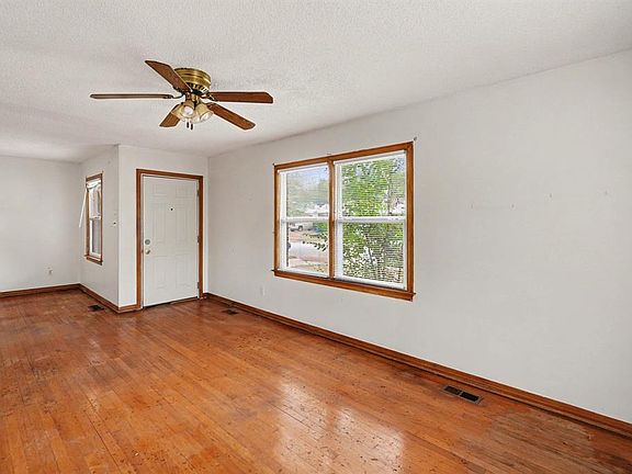 5th image of 1604 SW 39th St