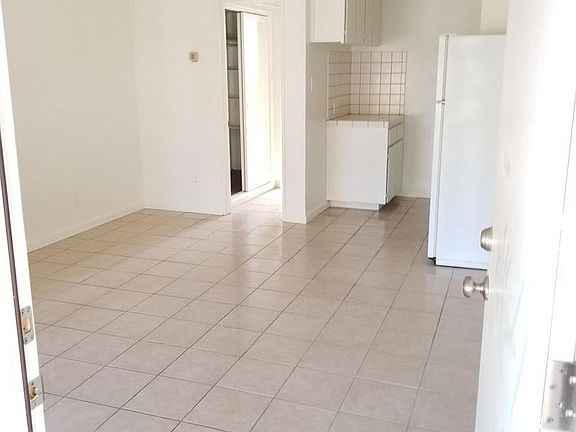 5th image of 858 E Carmen Ave APT N