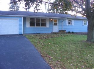 11 Cove Dr, Rochester, NY 14617