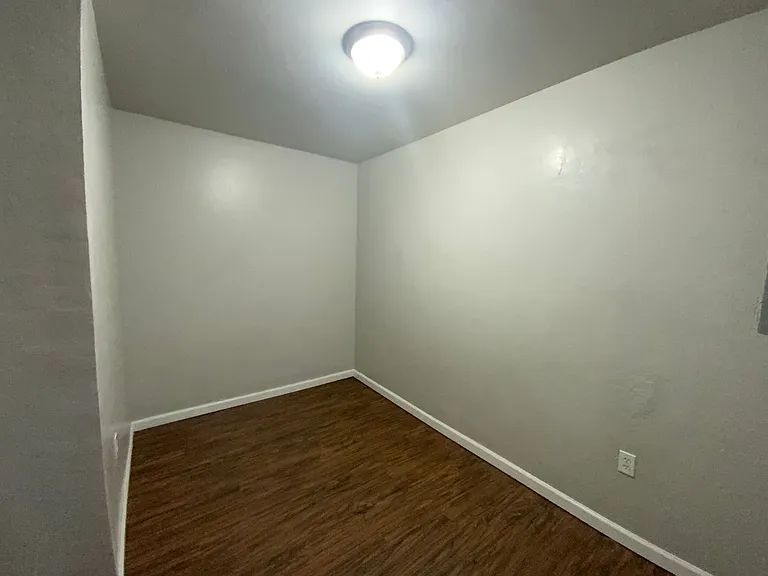4206 N Donald Ave — Photo 5