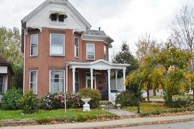 1st image of 103 E Delaware St