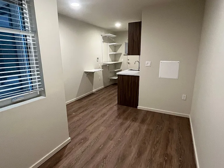 Plaza Apartments — Photo 145