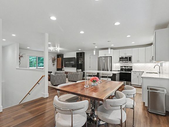5th image of 6806 Berrend Rd
