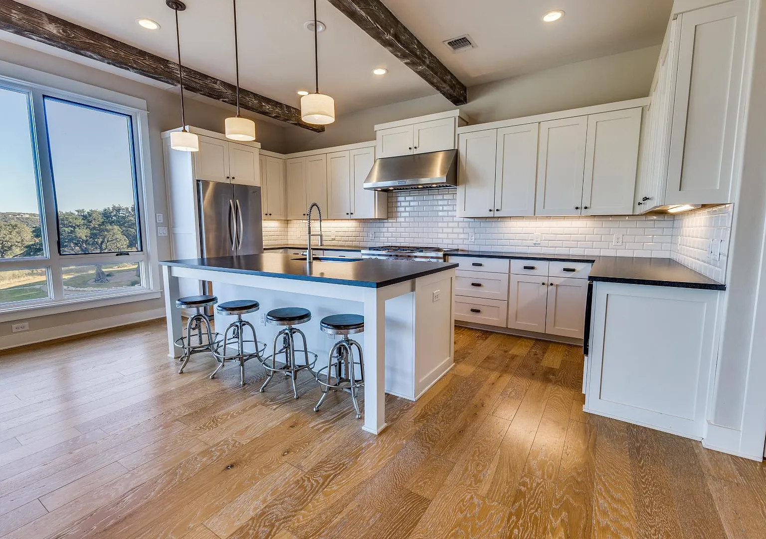2217 Seabiscuit Cv — Photo 4