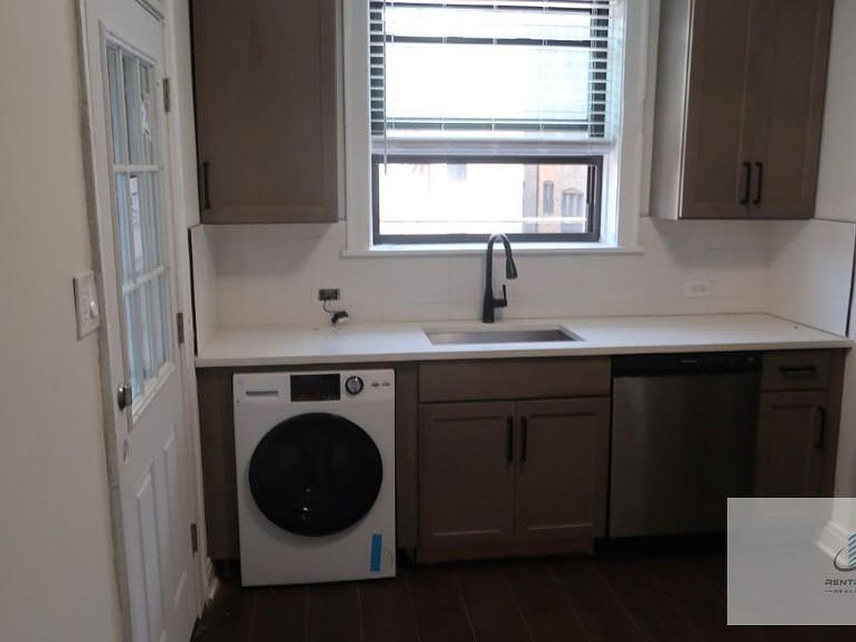 1st image of 5509.5 N Lincoln Ave #S2