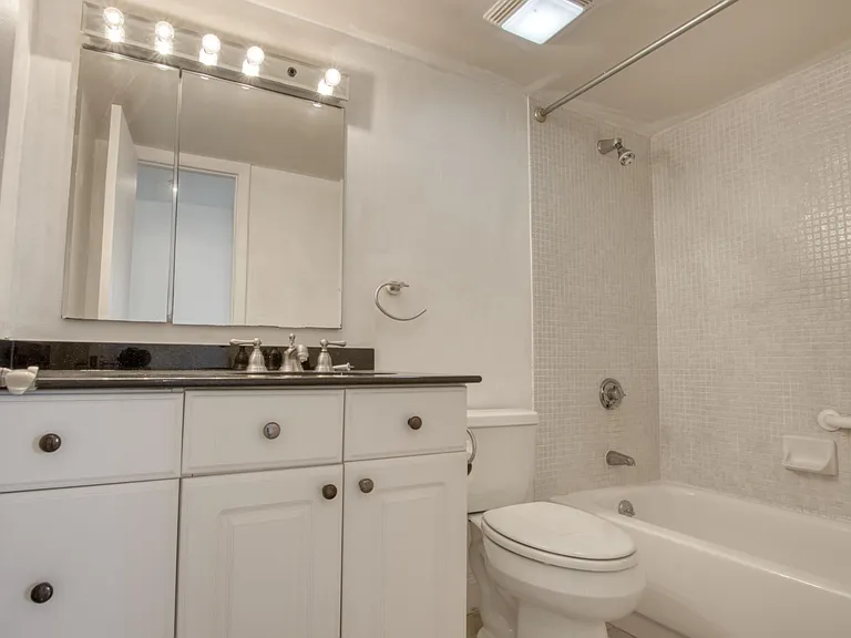 4489 Luxemburg Ct #101 — Photo 11