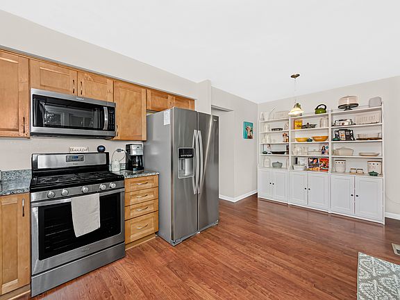 4th image of 1913 Finchley Ct