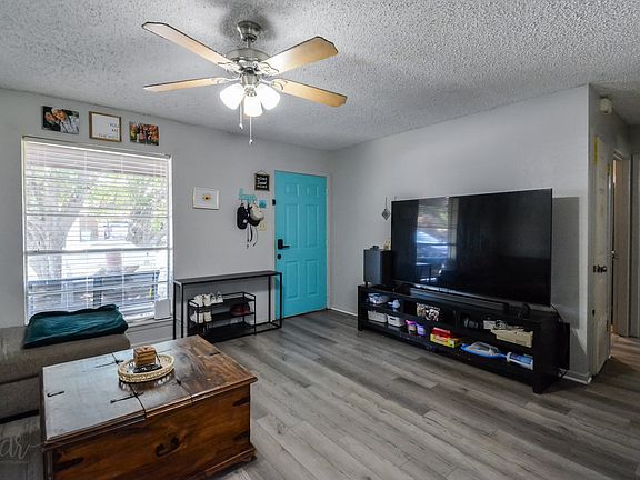 4th image of 213 Field St