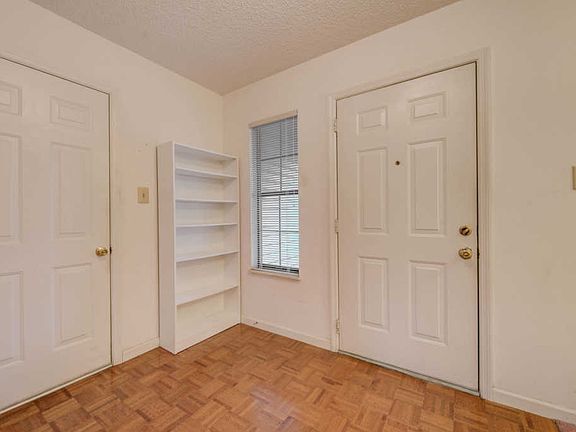 3rd image of 8606 Denmark St
