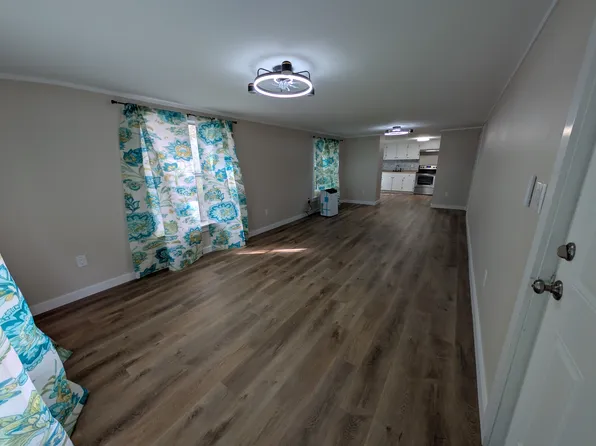 41 E Sloss Ave, Defuniak Springs, FL 32433