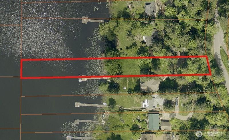 4th image of 178 XX E Lake Desire Drive SE