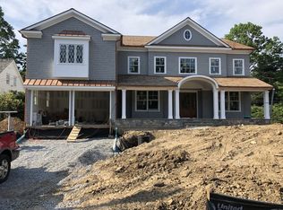 14 Winthrop Dr, Riverside, CT 06878