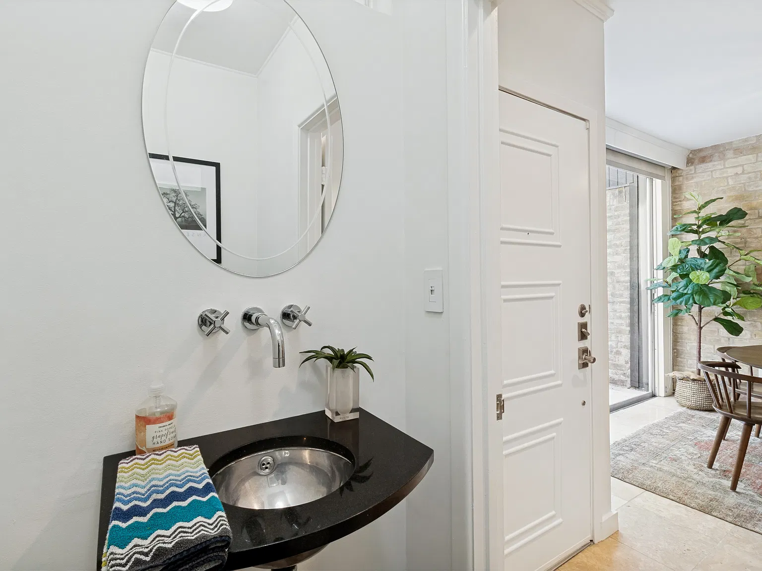 2 bed, 1424 sqft, $5,200 — Photo 4