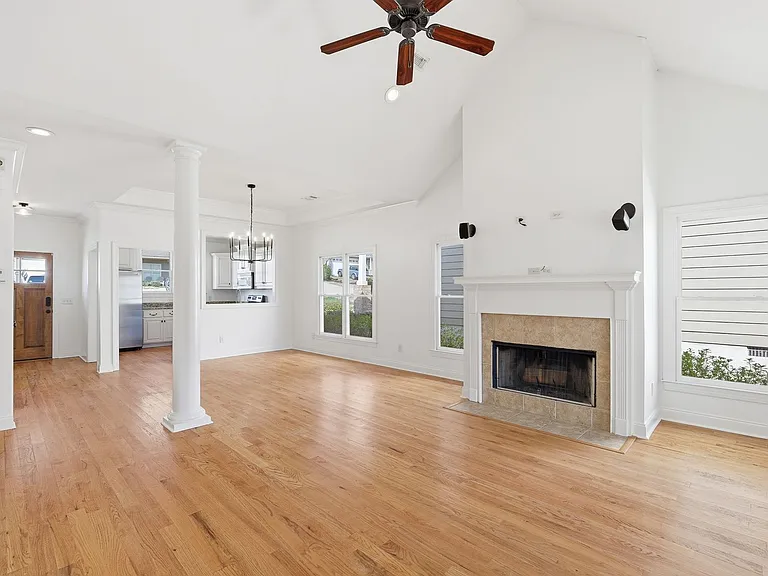 374 Cherry St — Photo 10
