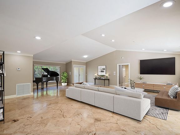 5th image of 1340 NW 97TH Avenue