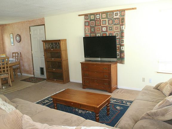 3rd image of 1201 Meadowlark Ln