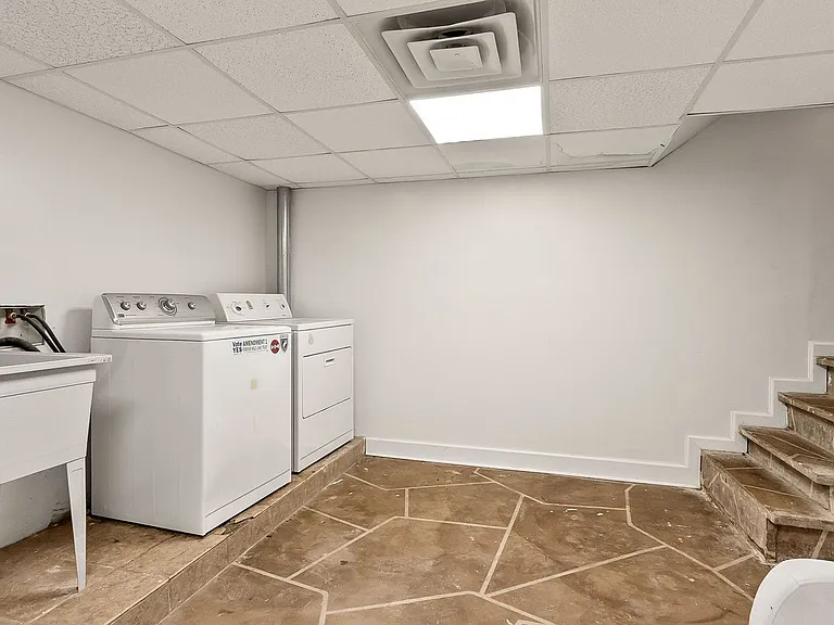 1304 Riverside Dr — Photo 51