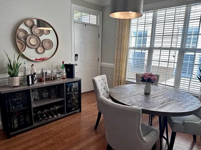 1835 Lela Ave — Photo 3
