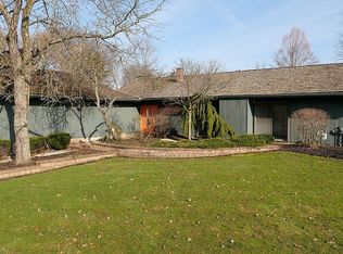 886 Brandon Cir, Aurora, OH 44202