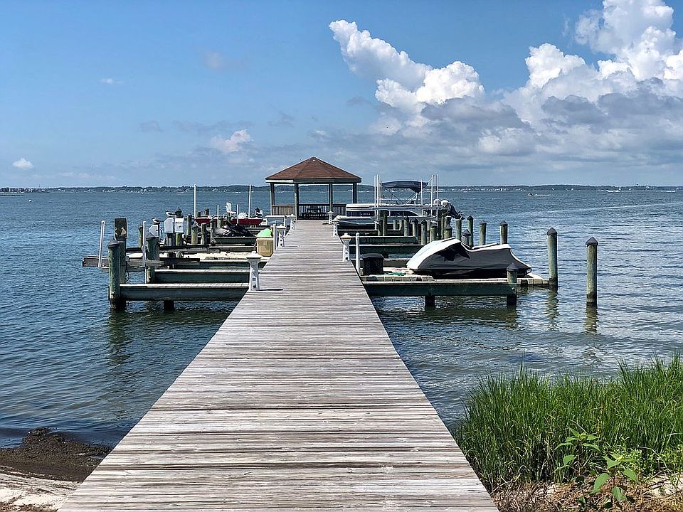 2nd image of 305 Seabay Ln #C90c