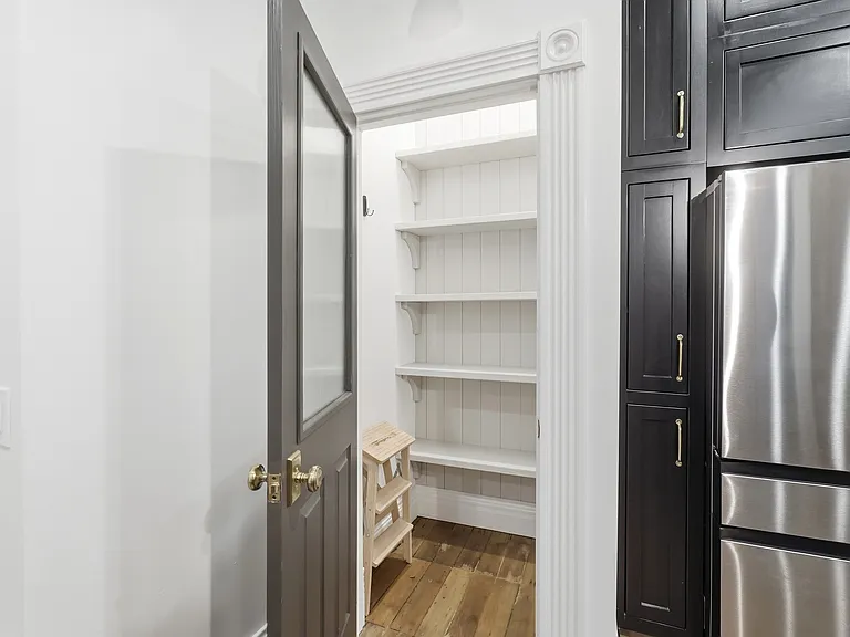 811 Monroe St — Photo 17