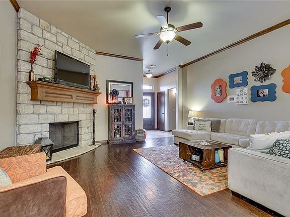 2nd image of 7721 Twin Oaks Dr