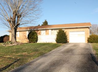 215 Valley Rd, Maynardville, TN 37807