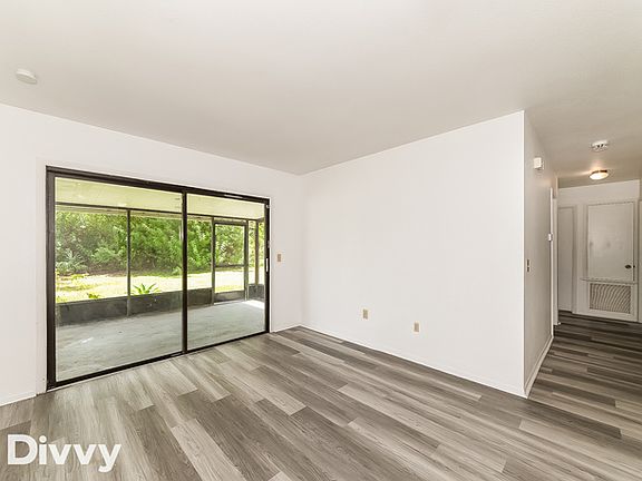 3rd image of 6462 Kenwood Dr