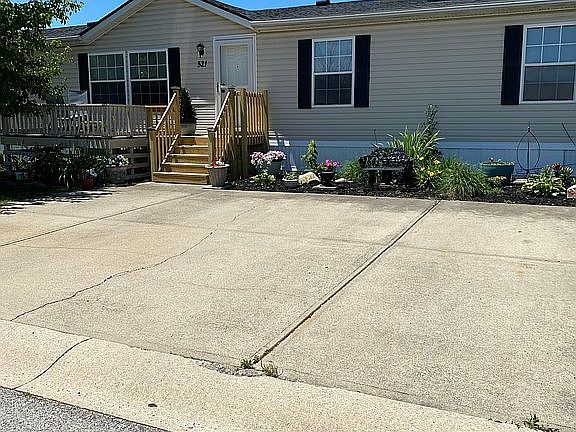 2nd image of 521 Woods Edge Ct