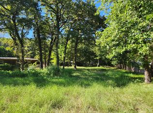 176 Fairhill Ln, Mabank, TX 75156