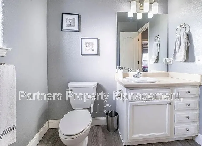 561 Red Bud St — Photo 24