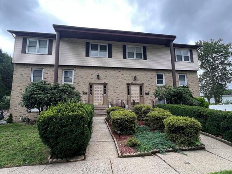 1st image of 6 Daniel Ct #A
