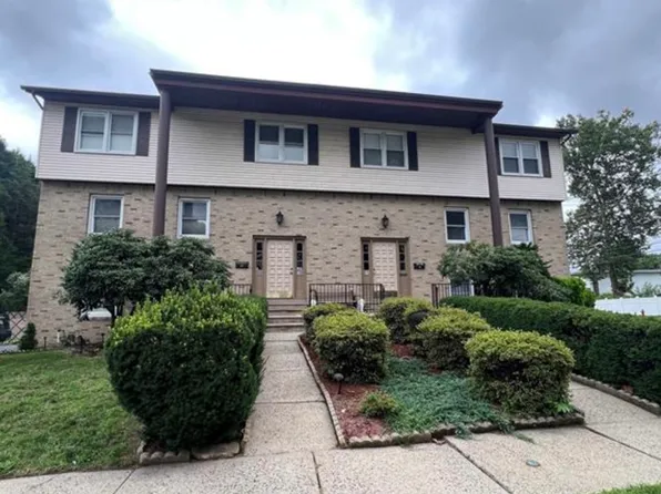 6 Daniel Ct #A, Saddle Brook, NJ 07663