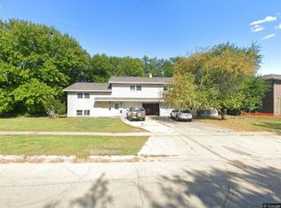 929 Greenbrier Road, Dekalb, IL 60115