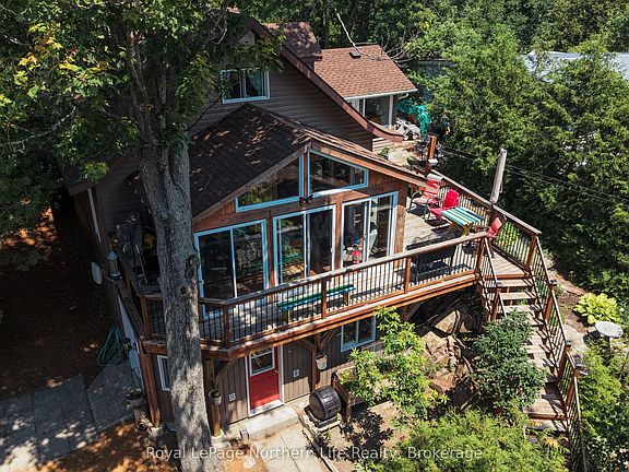 2nd image of 8 Du Rocher Rd