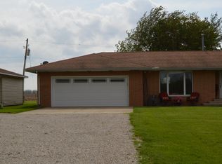 23451 N 1525th St, Chrisman, IL 61924