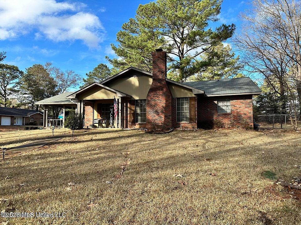 1st image of 632 Briarcliff Cir