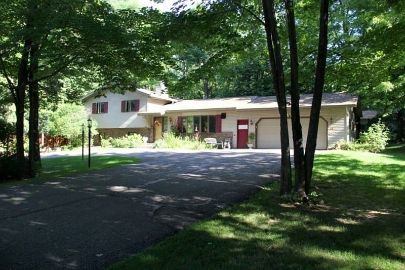 1st image of 2106 Jonquil Ln