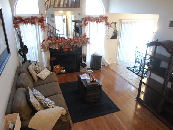 2nd image of 610 Hillview Ct